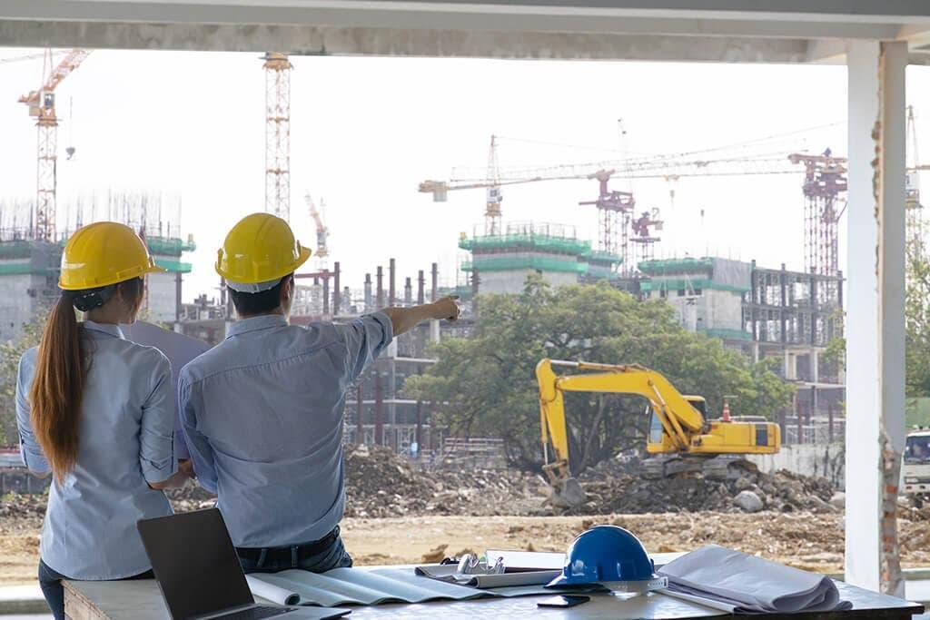 ¿Cuál es la importancia de realizar un estudio de suelos antes de iniciar un proceso constructivo?
